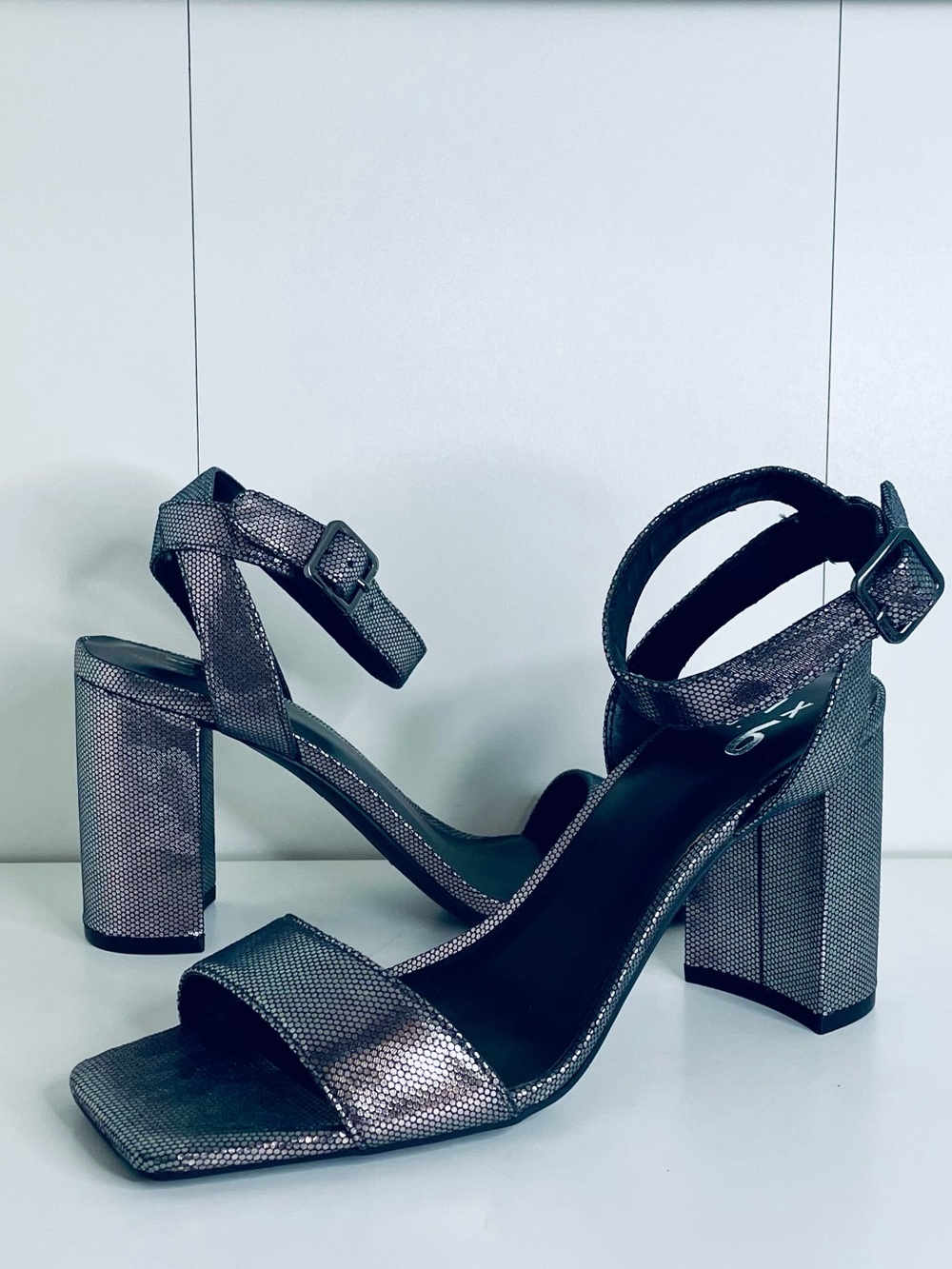 Mix No. 6 Metallic Silver Block Heel Sandals - NWOT